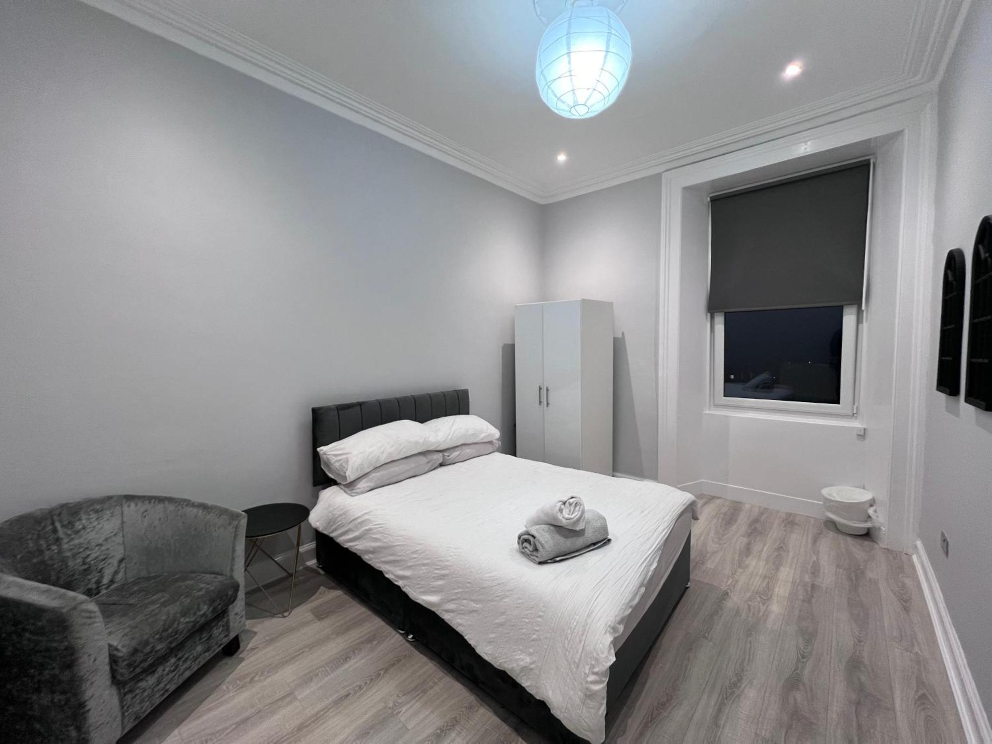 Lovely 4 Bedroom 2Nd Floor Walk Up Apartment Edinburgh Exterior photo